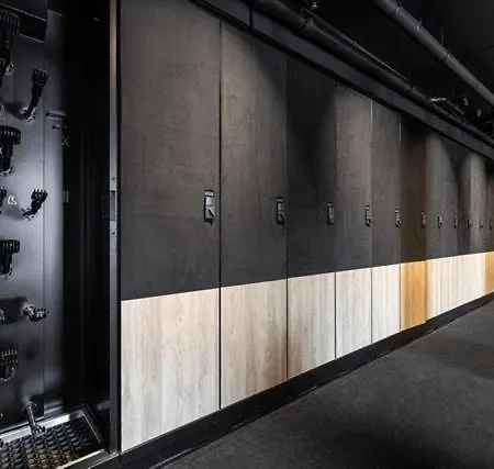 Out In Luxus Apartment