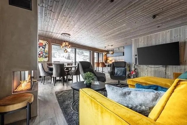 Out In Luxus Lägenhet *